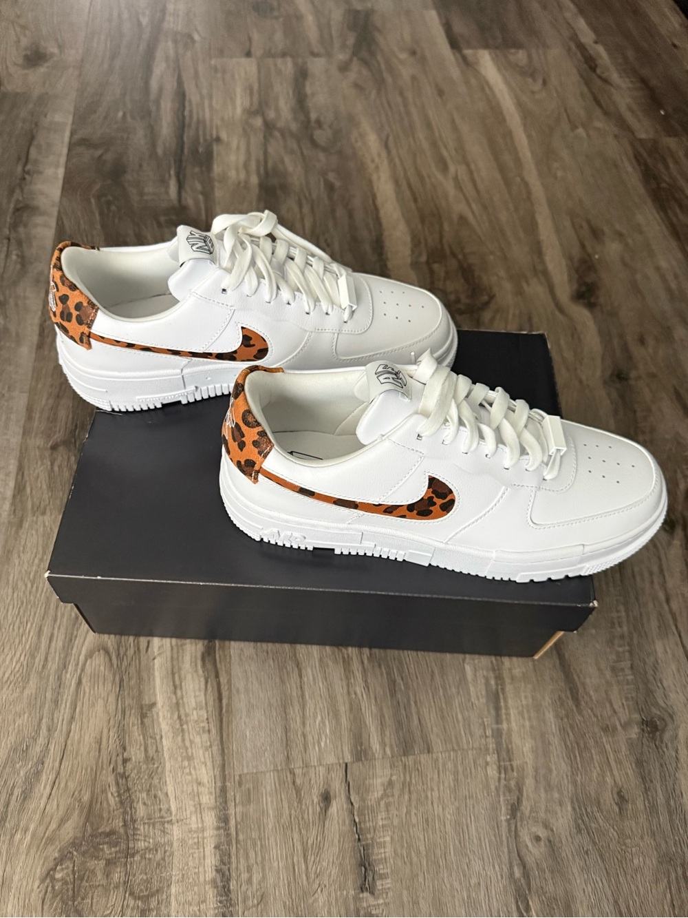 Nike Women's AIR FORCE 1 PIXEL SE, NEW NEVER WORN with Leopard Print Accent - Picture 10 of 14